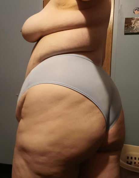 アナル熟女OnlyFans 可愛い 画像