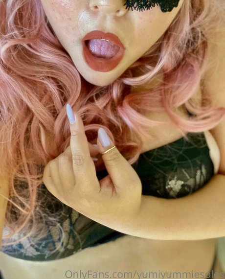 yumiyummiesoles エロティックモデル 写真