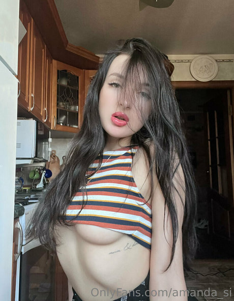 amanda si アダルトスター 画像