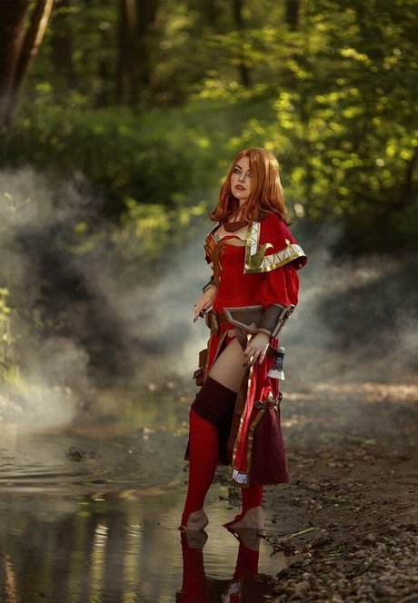 Mi2ray Cosplay 可愛い女優 写真