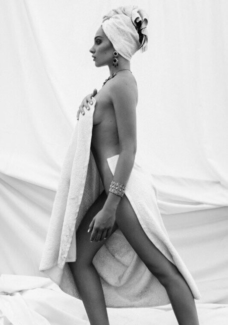 巨乳 パイズリ OnlyFans 美しい 画像