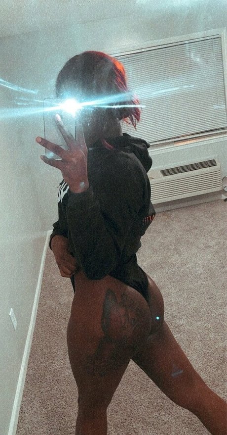 TSIndiaFrost ヌードのポルノスター ギャラリー