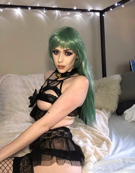 camghoul 裸のポルノスター 写真