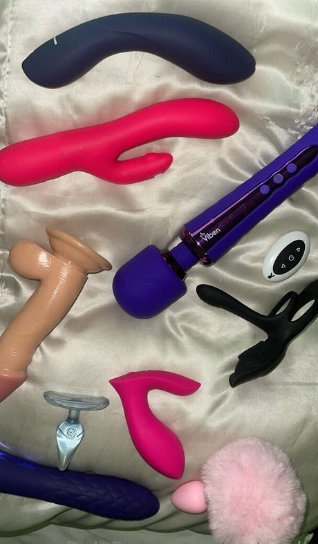 ispytanda ヌードスター 画像