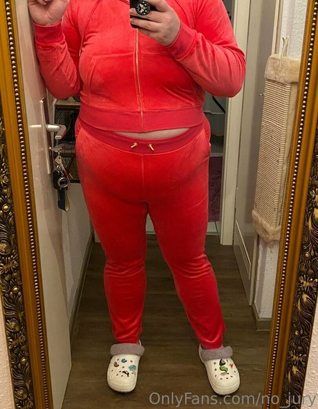 巨大なチンポを持つシーメールオンリーファンズ 美しい裸 画像