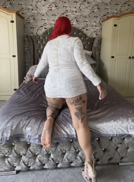 Louise Brereton ヌードモデル 写真