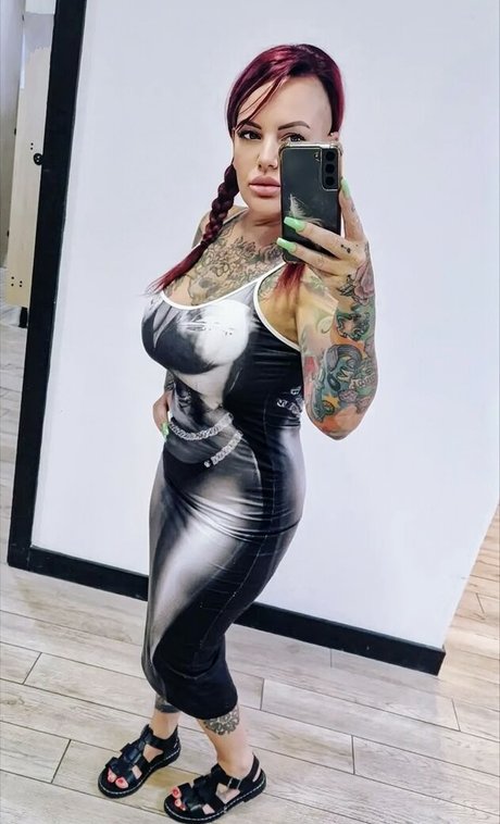 Louise Brereton ヌードモデル ギャラリー