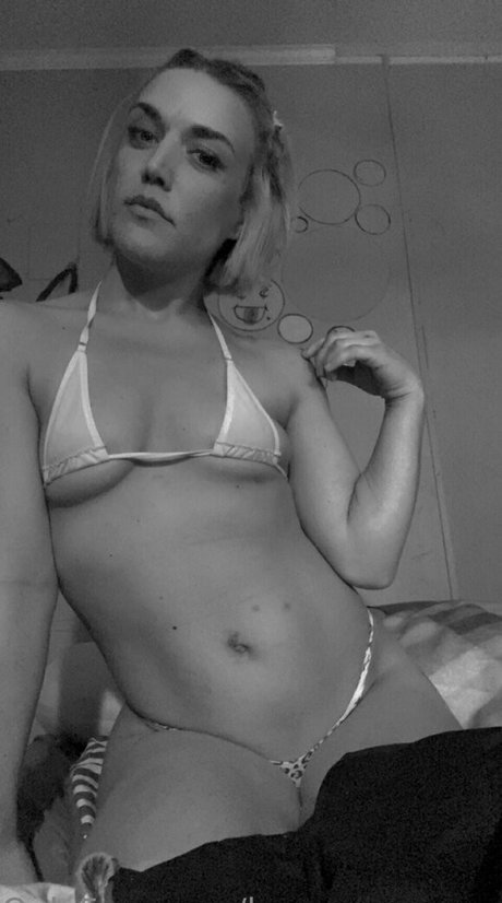 アジア人3P オンリーファンズ 美しい 写真