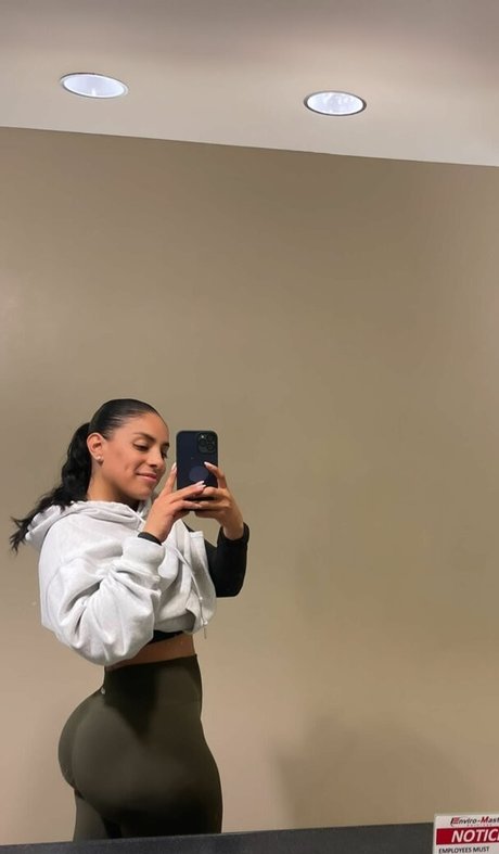 janibel b ヌードスター 写真