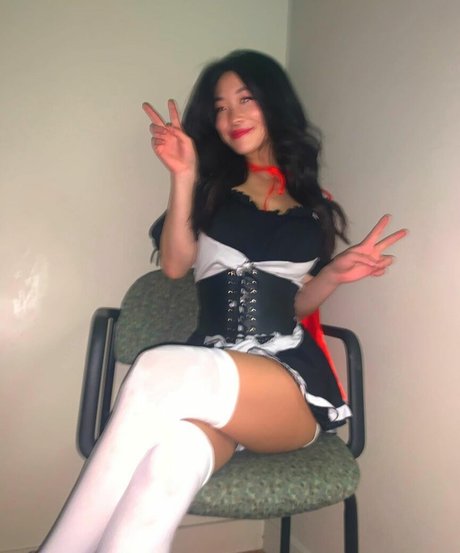 Kelsmt Reeseyueee ポルノモデル 写真