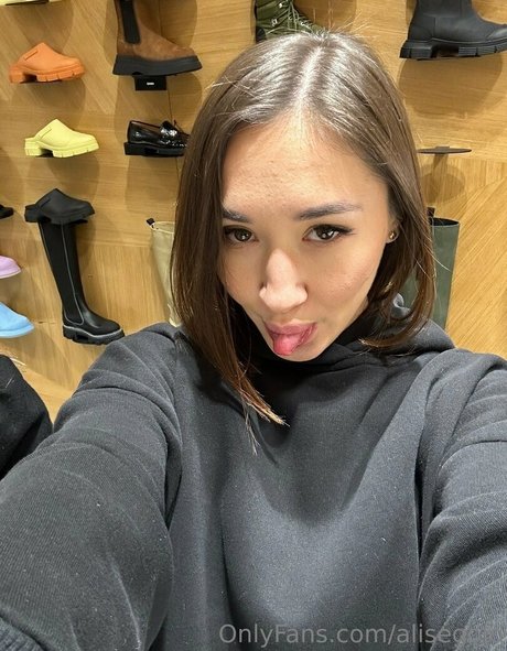 毛深いラテン系オンリーファンズ セクシーヌード 画像