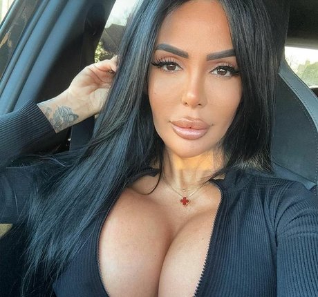 Holly James アートモデル 写真