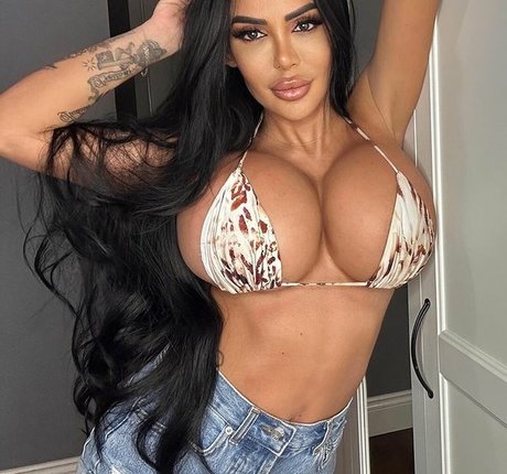 Holly James セクシーなスター 画像