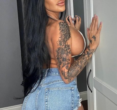 Holly James ポルノ女優 写真