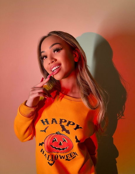 xs98x エロティック女優 ギャラリー