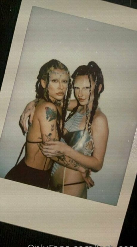 lost cos ホットなモデル 画像