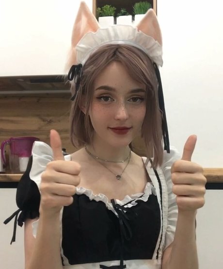 nenormova 高品質のポルノスター 写真