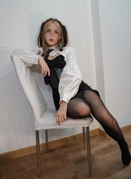 nenormova HDポルノスター 写真