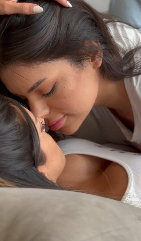 amitsharabi ヌード女優 写真