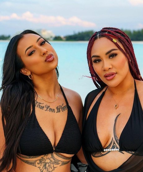 毛深いアジア人オンリーファンズ ポルノ 写真