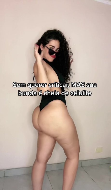 Pillar Costa セクシーモデル 写真