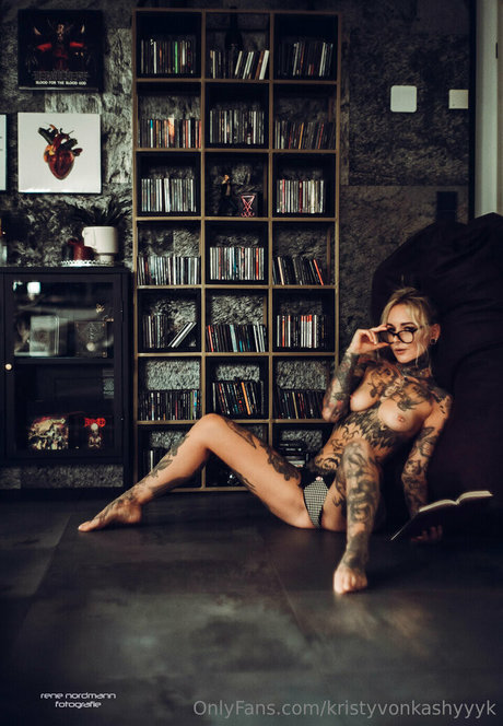 Kristy Von Kashyyyk 独占モデル 写真