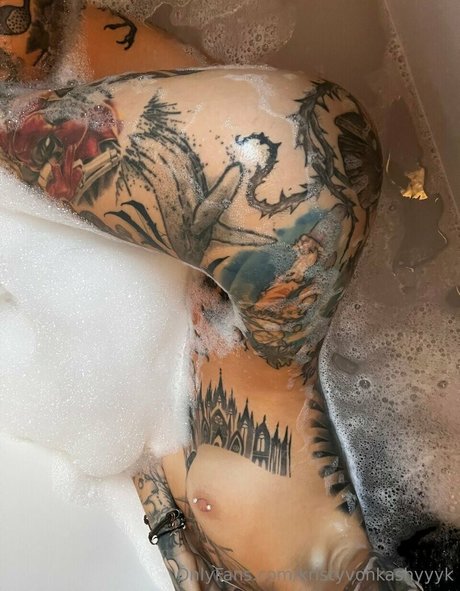 Kristy Von Kashyyyk かわいいスター 写真