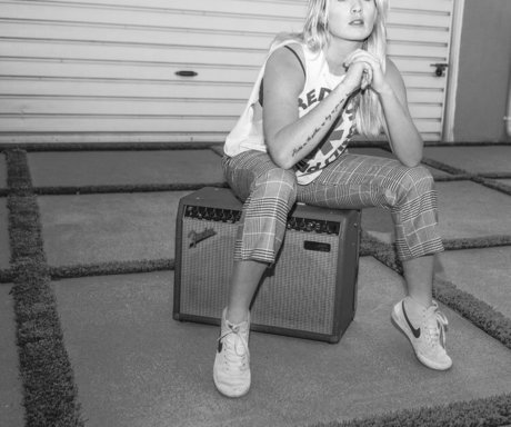 Sophia Scott 裸モデル アーカイブ