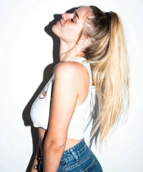 Sam Shemer HD女優 写真