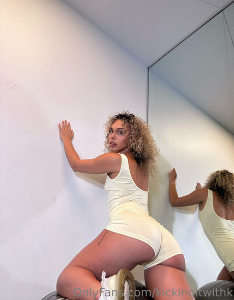 kyliezion ヌード女優 写真