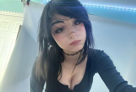 Julzzess ヌード女優 写真