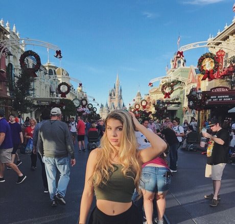 Jordan Lewis ホットなポルノスター 画像