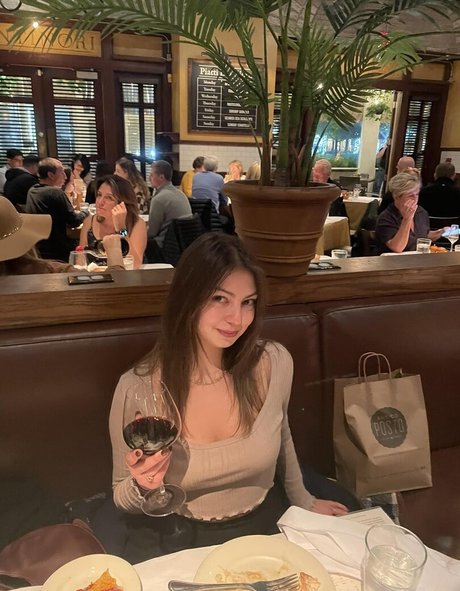 Elena Lukin 高品質のポルノスター アーカイブ