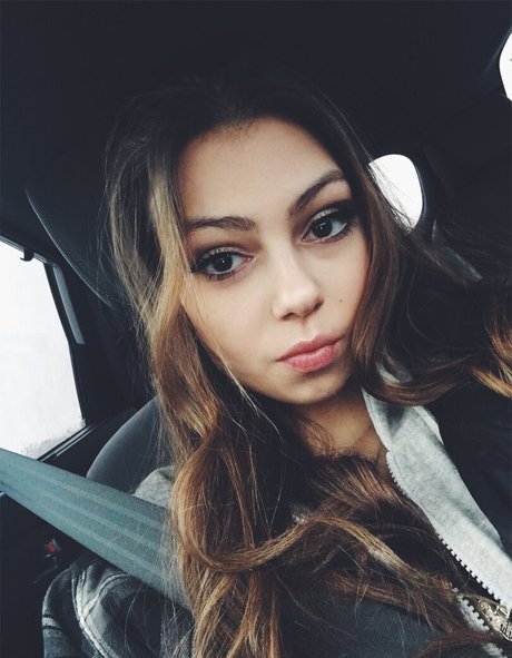 Elena Lukin 最高の女優 アーカイブ