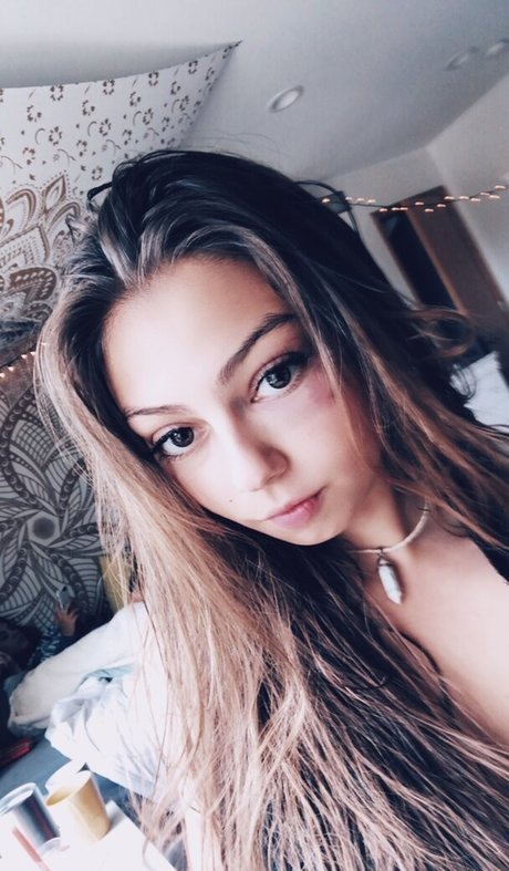 Elena Lukin ポルノモデル ギャラリー