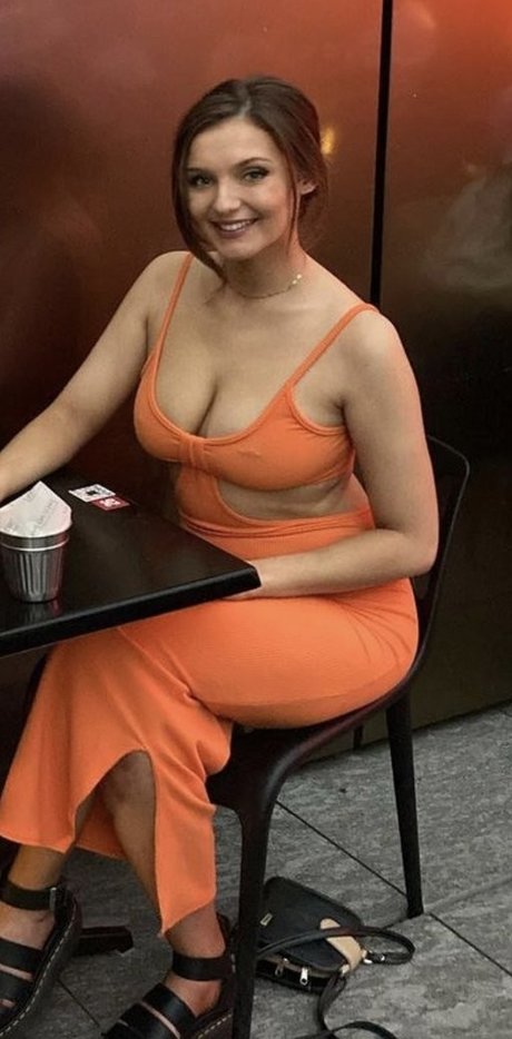 主観視点の手コキOnlyFans トップ 写真