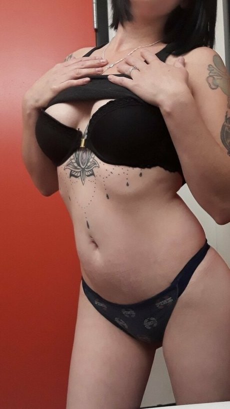 redravefree xxxモデル 写真