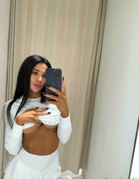 kris top スター 裸 写真