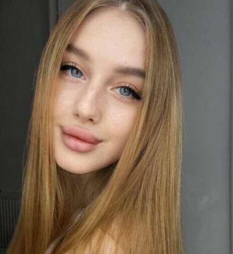 kris top 無料モデル アーカイブ