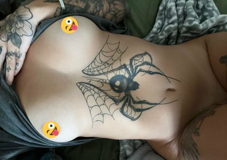 痩せたアジア人ティーン OnlyFans 美しいxxx 画像