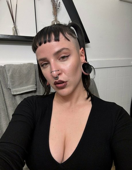 nyxxx at night ヌードモデル 写真