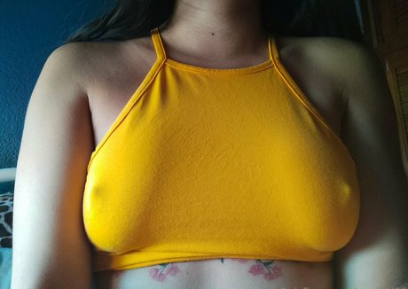 金髪クーガーオンリーファンズ 美しい 写真