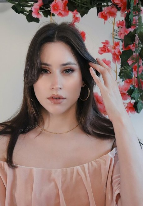 日本の女子高生OnlyFans セクシーxxx 写真