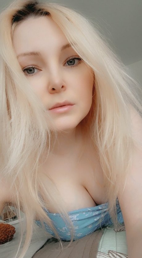 cutieblonde18 ポルノ女優 写真
