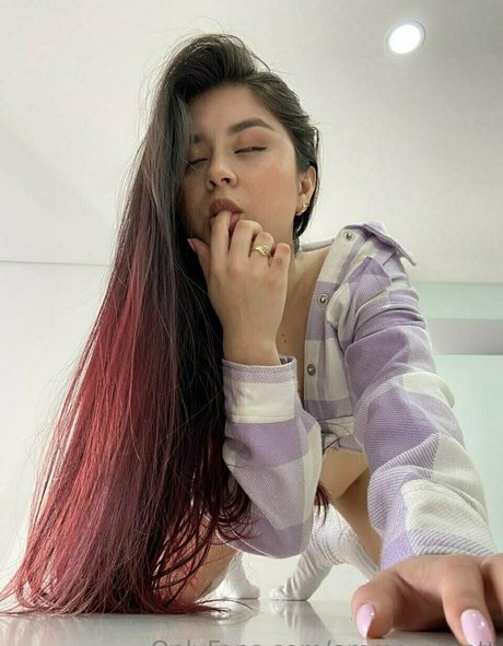 足ヌードオンリーファンズ セックス 画像