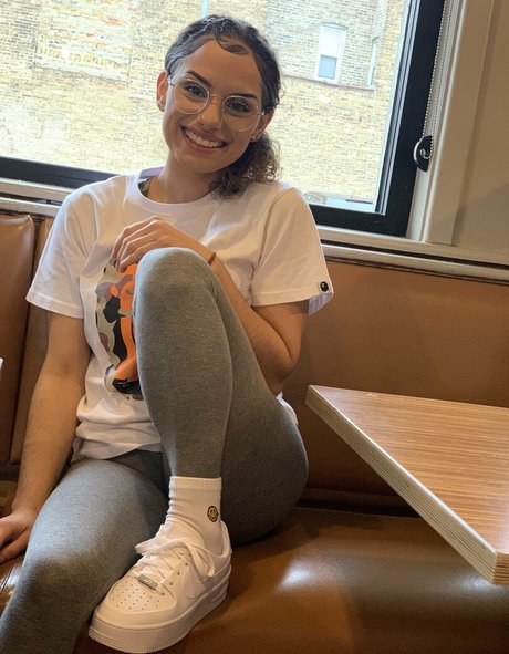 熟女の足オンリーファンズ セックス 写真