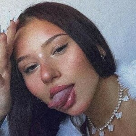 Hannahdenisee ポルノスター 裸 画像