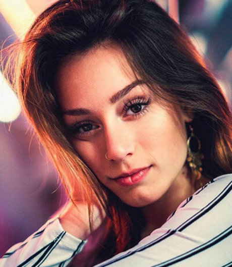 曲線美の女の子オンリーファンズ エロ 写真