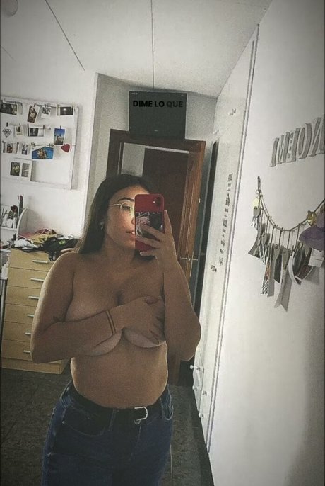 Noemi123130 完璧なポルノスター 写真