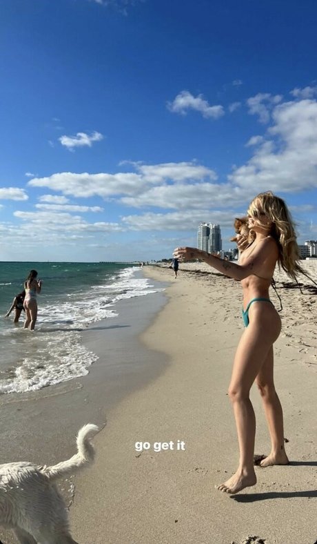 Lindsay Vrckovnik Linmick アートスター 写真